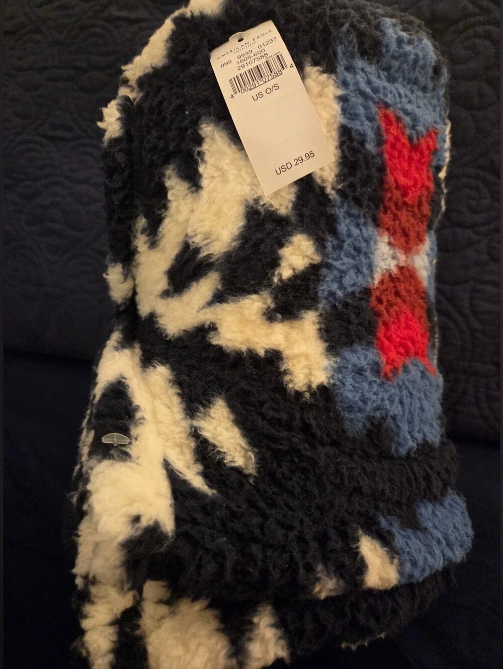 NWT American Eagle Outfitters Soft Fleece Throw Blanket – Red, White & Blue